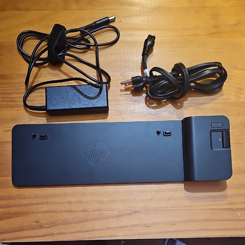 HP D9Y32AA#ABA EliteBook Ultra-Slim Laptop Docking Station, Black